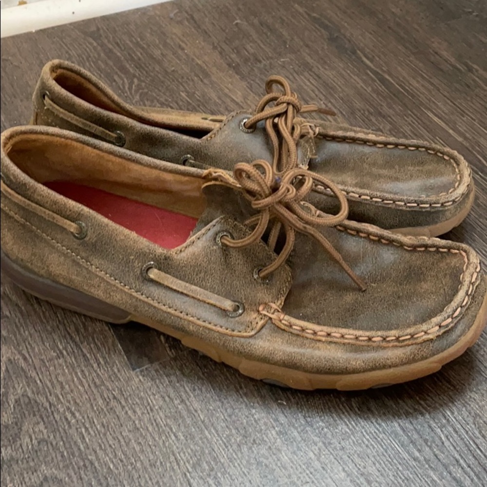 Excellent condition twisted x shoes. M 8 1/2, W 10